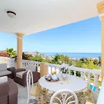 Villa La Cala With Pool And Sea Views *