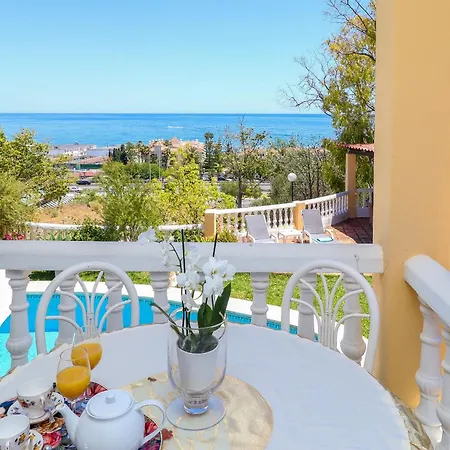 Villa La Cala With Pool And Sea Views